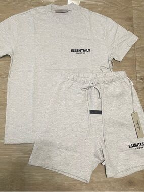 Essentials Light Oatmela Crew Tee with Shorts